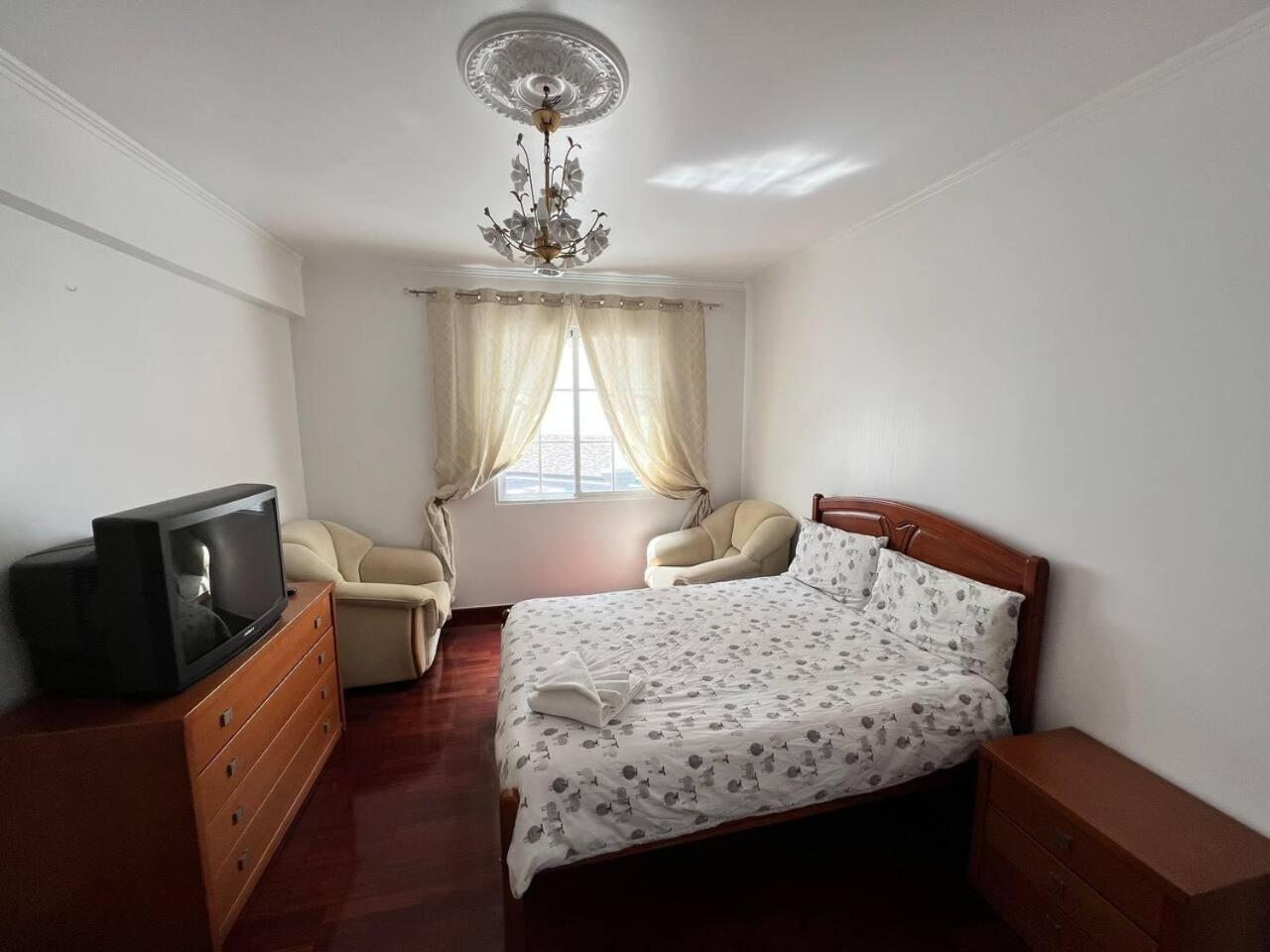 Comfortable 2-Bedroom Apartment For Relaxing Stays 푼샬 외부 사진
