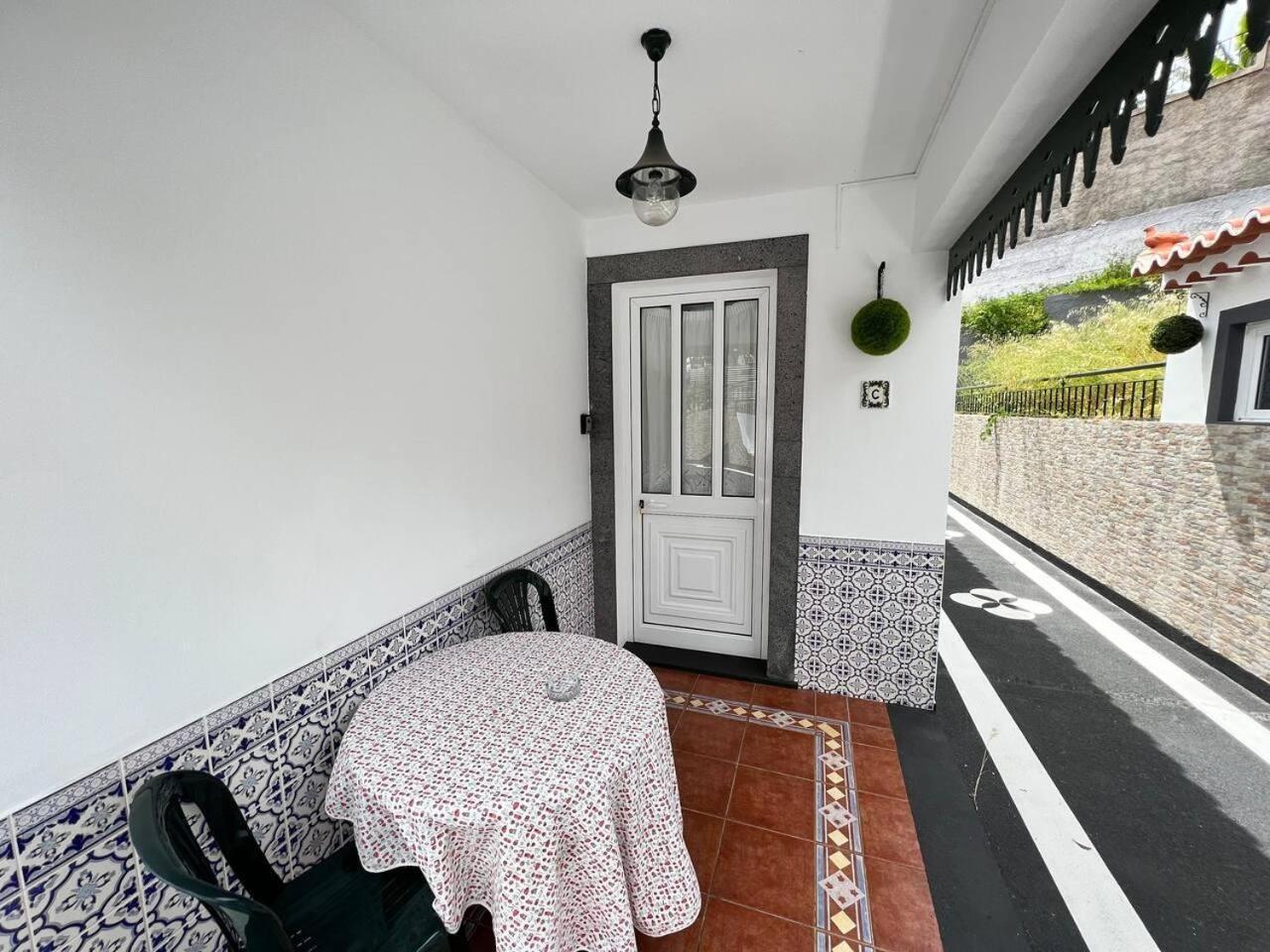 Comfortable 2-Bedroom Apartment For Relaxing Stays 푼샬 외부 사진