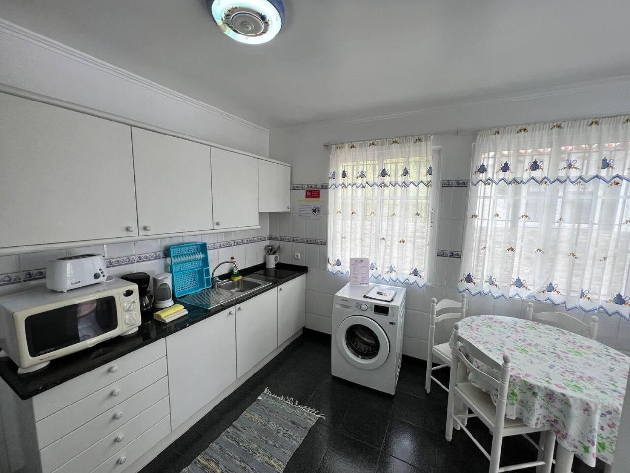 Comfortable 2-Bedroom Apartment For Relaxing Stays 푼샬 외부 사진